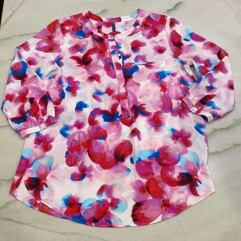 NYDJ Henley‎ Blouse size Small Floral Flowy 3/4 Length Sleeves